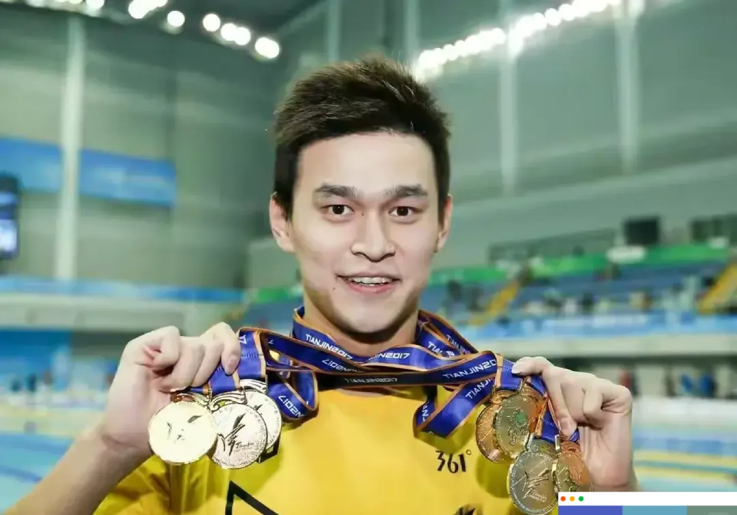 关于力拔群雄！男子游泳选手刷新世界纪录，震惊全场的信息