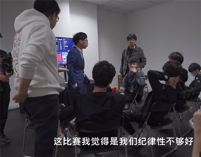 关键比赛中，战马战队碾压对手，网友热议不断的简单介绍